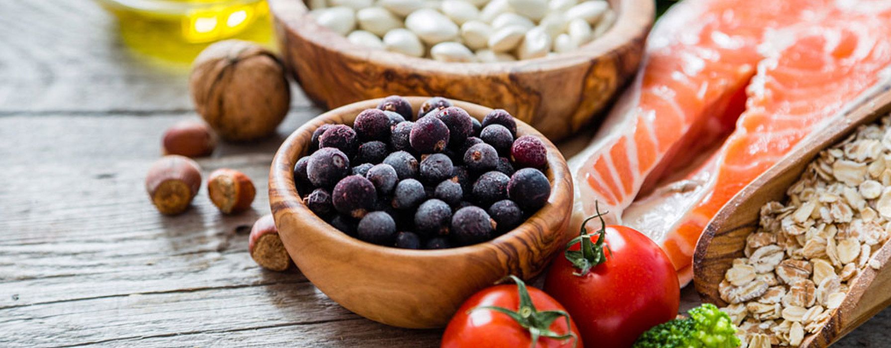 Heidelbeeren, Lachs, Nüsse