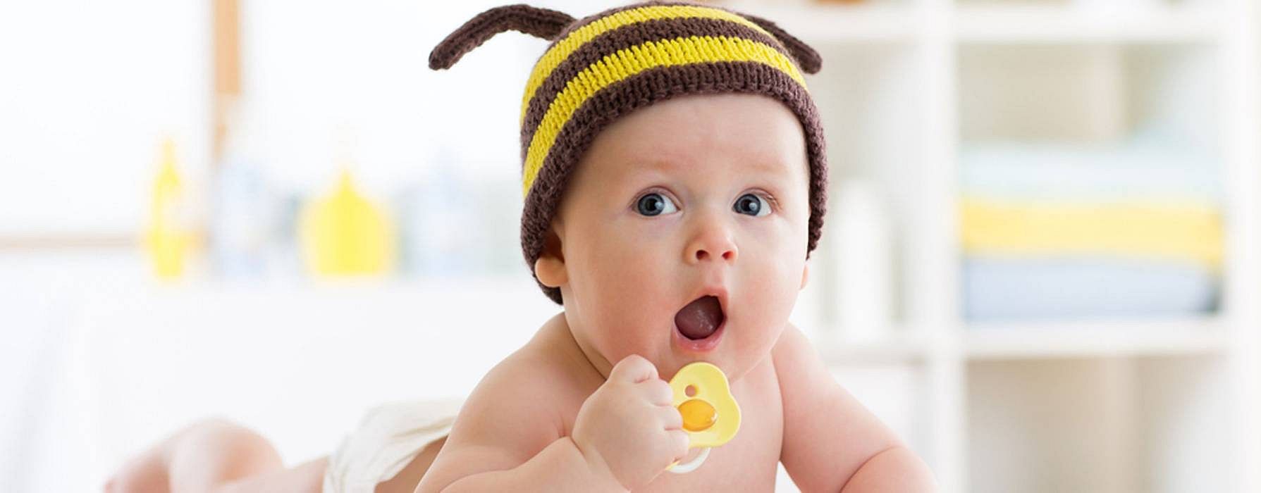 Baby in Bauchlage