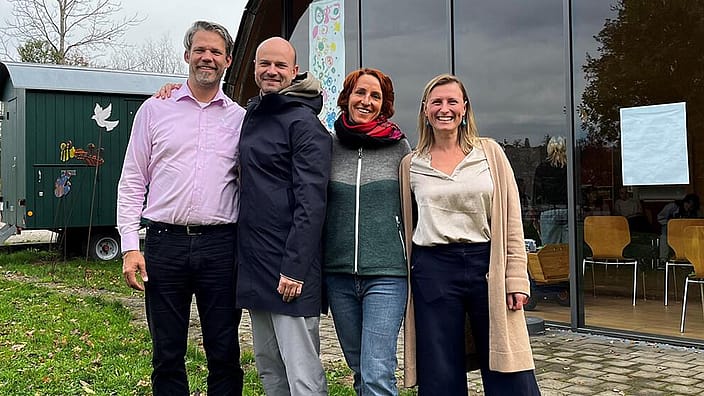Markus Wittmann (Schatzmeister der Ukraine-Hilfe Göggingen e.V.), Artem Mazur („Kids of Ukraine“), Katrin Schabel (stellvertretende Vorsitzende der Ukraine-Hilfe Göggingen e.V.), Olga Gerashchenko (Vorsitzende der Ukraine-Hilfe Göggingen e.V.)