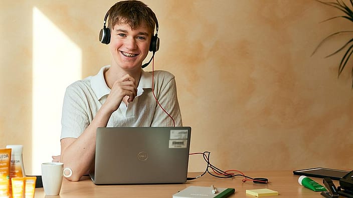 Mann am Computer