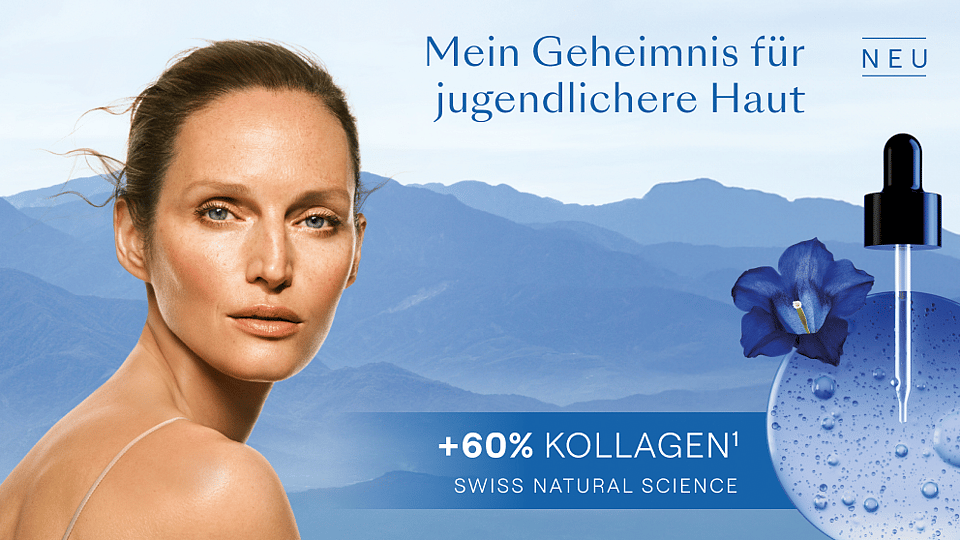 Portrait einer Frau mit blauen Bergen im Hintergrund