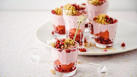 Granatapfelcreme im Gläsern