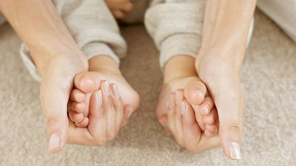 babys feets